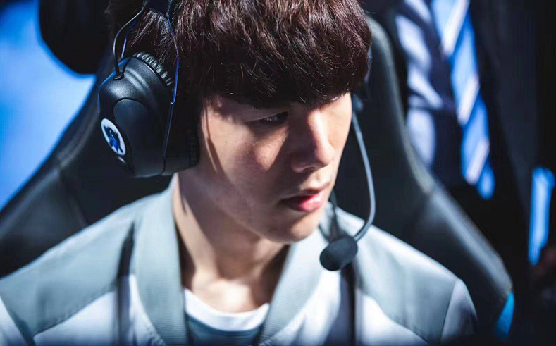 Xun ：对线都特别强，配合也都很好，所以会让我们赢游戏比较简单